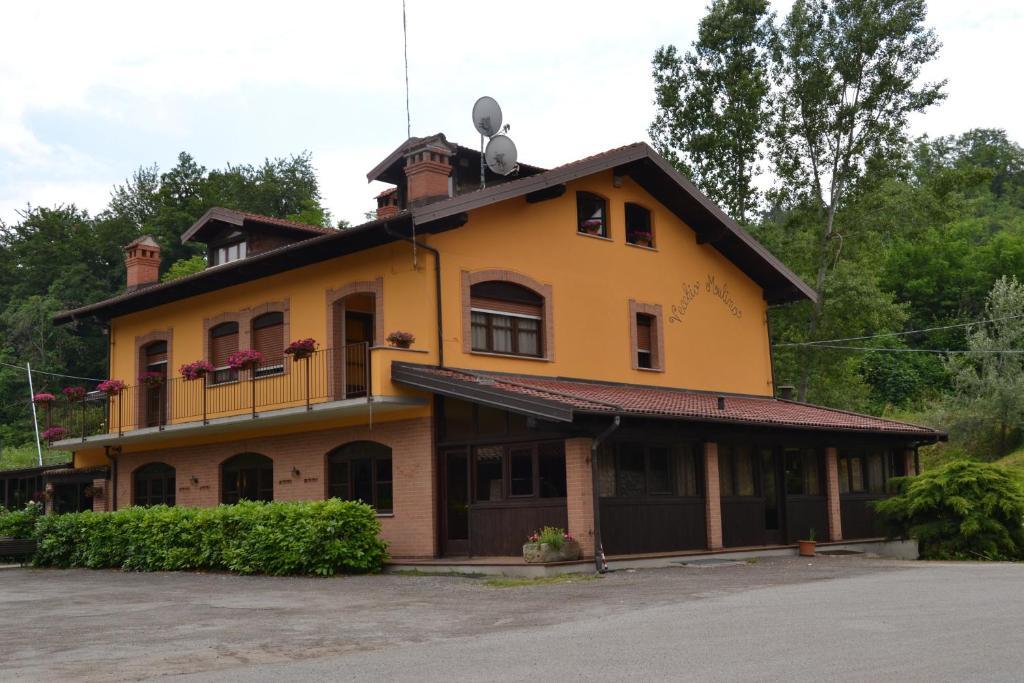 Trattoria Vecchio Mulino Bed and Breakfast Niella Tanaro Εξωτερικό φωτογραφία
