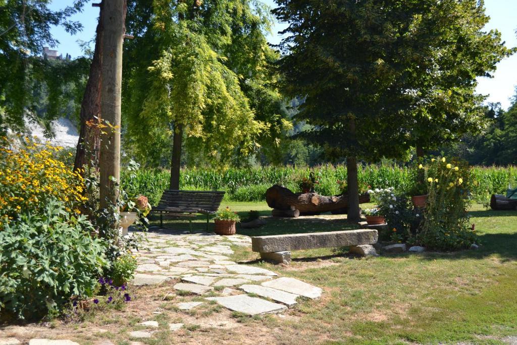 Trattoria Vecchio Mulino Bed and Breakfast Niella Tanaro Εξωτερικό φωτογραφία