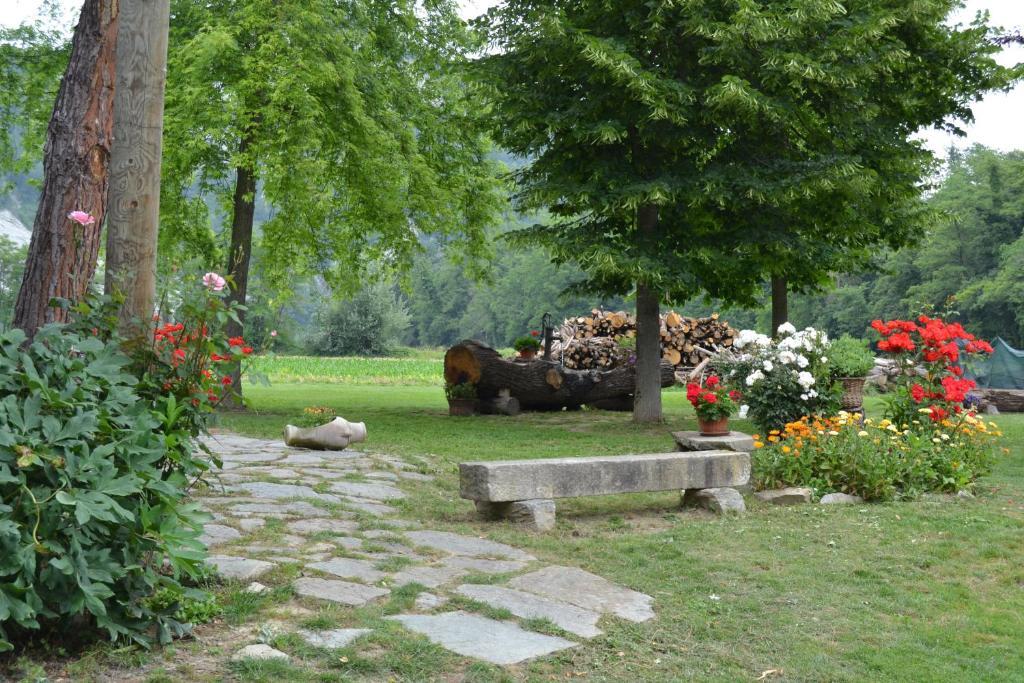 Trattoria Vecchio Mulino Bed and Breakfast Niella Tanaro Εξωτερικό φωτογραφία